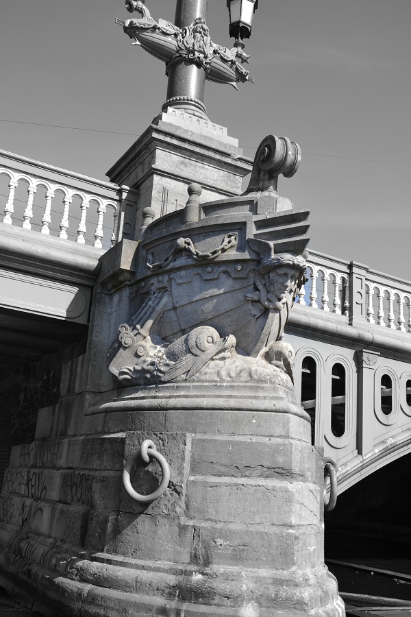 LE PONT