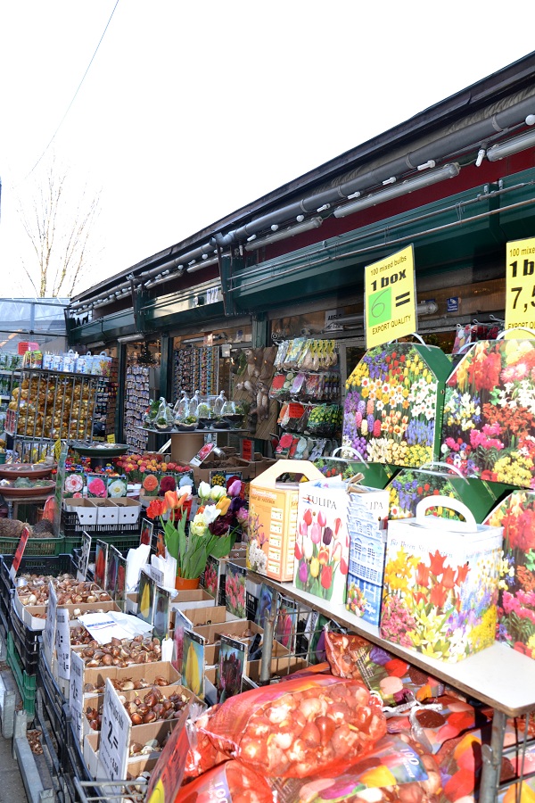 SUR LE FLOWERS MARKET