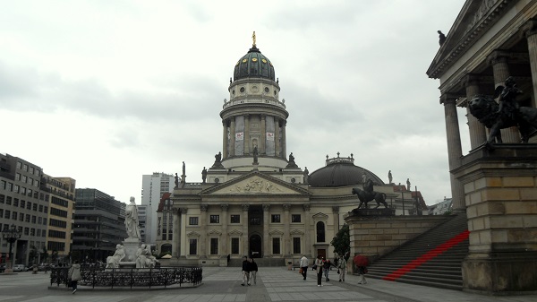 PLACE DES GENDARMES