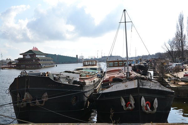 LES BATEAUX